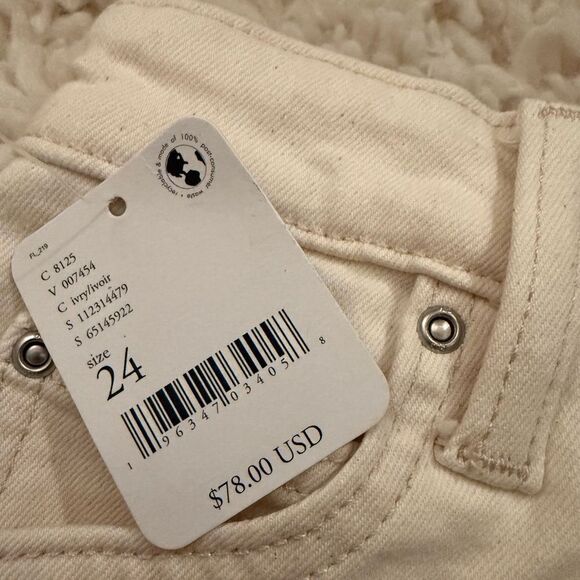 Free People Lee Bone Shorts 24 BNWT Non Smoking Bone Colored - Picture 3 of 9